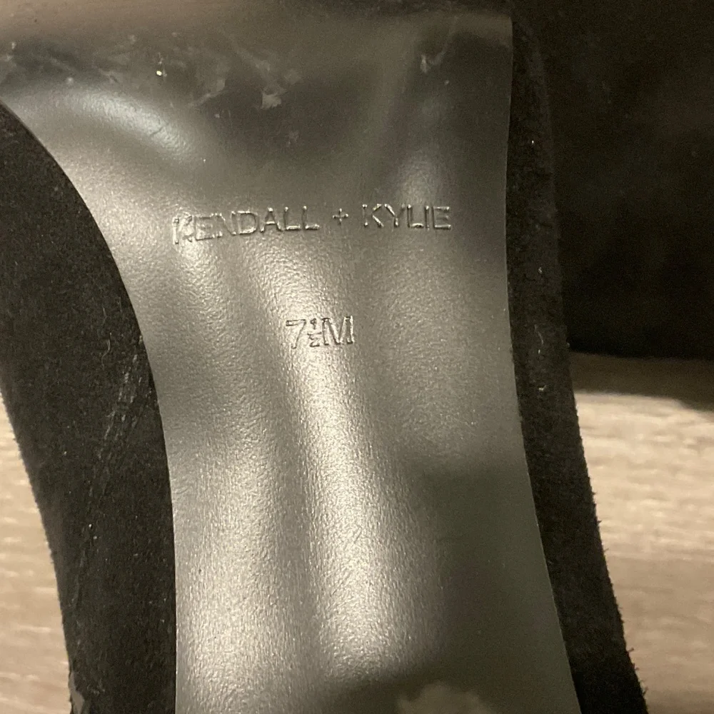 Kendall & Kylie Booties Black Suede Size 7.5